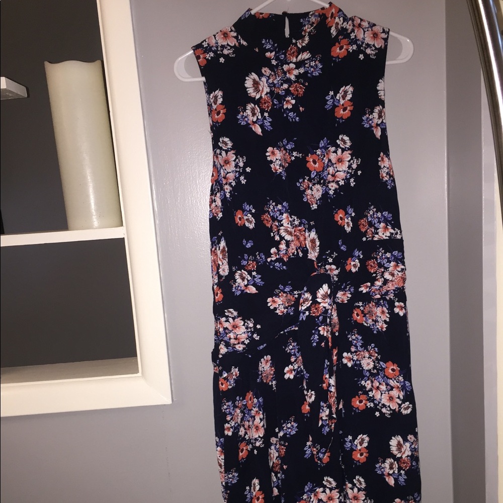 LONG FLORAL DRESS SIZE M!!